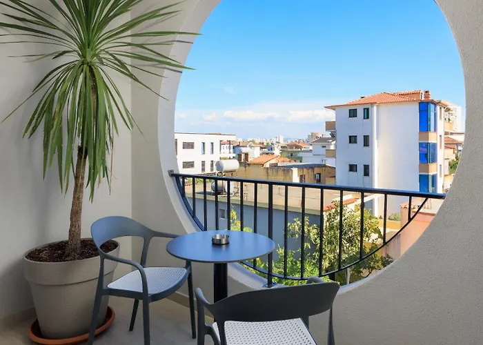 Apartment Tic Tac Toe *